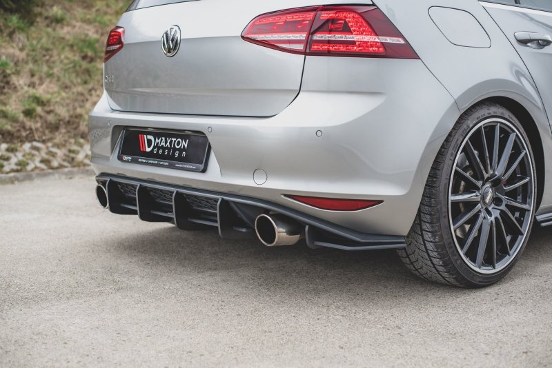Maxton Robuste Racing Heckschürze V.1 für VW Golf 7 GTI VWGO7GTICNC-RS1B+BRBI