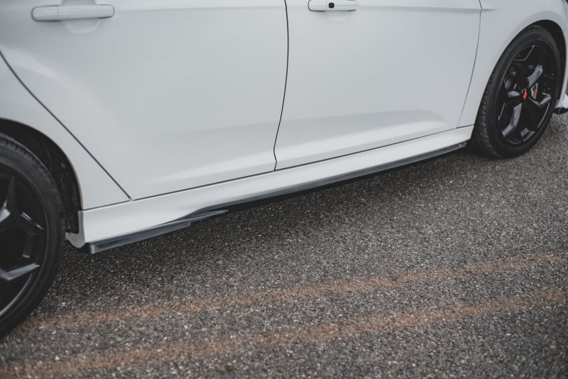 Maxton Seitenschweller Ansatz für V.2 für Ford Focus ST Mk3 schwarz Hochglanz FO-FO-3/3F-ST-SD2-G
