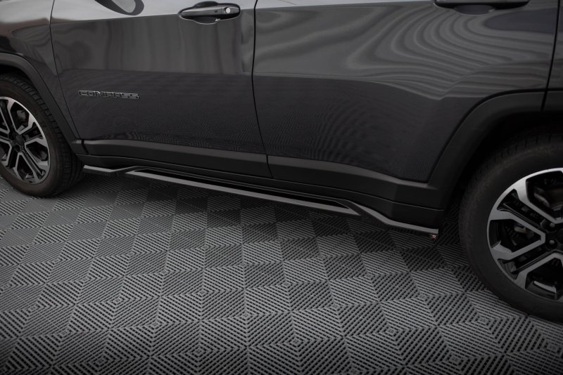 Maxton Seitenschweller Ansatz Jeep Compass Limited Mk2 Facelift schwarz Hochglanz JE-CO-2-SD1-G