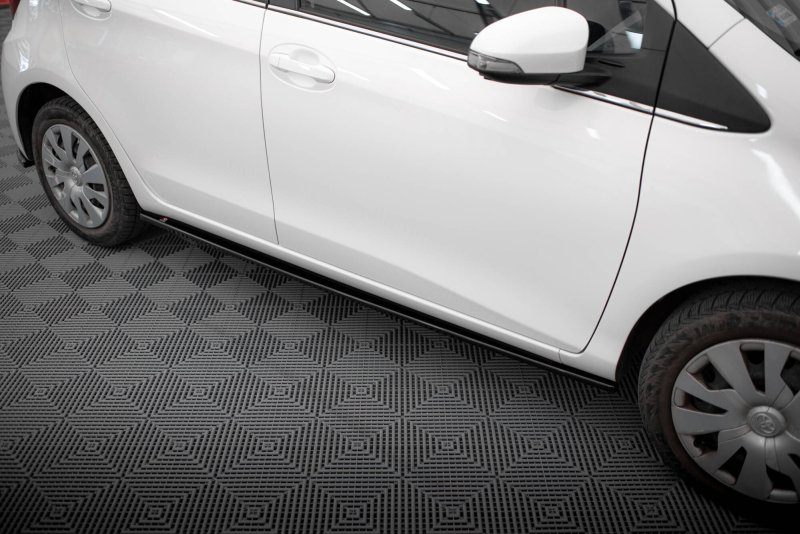 Maxton Seitenschweller Ansatz Toyota Yaris Mk3 Facelift schwarz Hochglanz TO-YA-3F2-SD1-G
