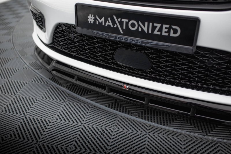 Preview: Maxton Front Ansatz Chrysler Pacifica Mk2 Facelift schwarz Hochglanz CHR-PA-2F-FD1G+FD1R-G