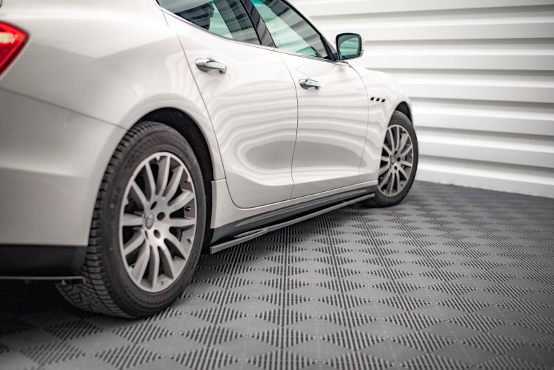 Maxton Seitenschweller Ansatz für Maserati Ghibli Mk3 schwarz Hochglanz MA-GH-1-SD1-G