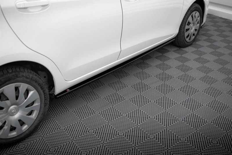 Maxton Seitenschweller Ansatz Toyota Yaris Mk3 Facelift schwarz Hochglanz TO-YA-3F2-SD1-G