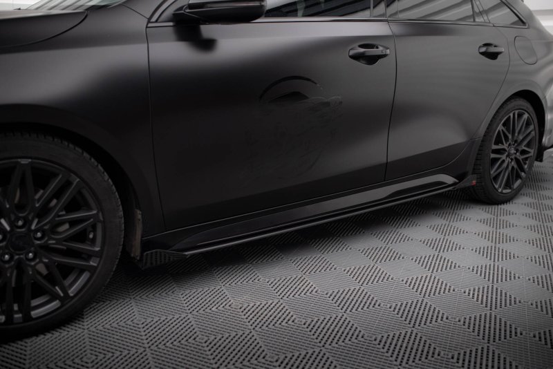 Preview: Maxton Side Flaps Kia Proceed GT / GT-Line Mk1 Facelift / Ceed GT Mk3 Facelift schwarz Hochglanz KICE3FPROGTCNC-SF1-G