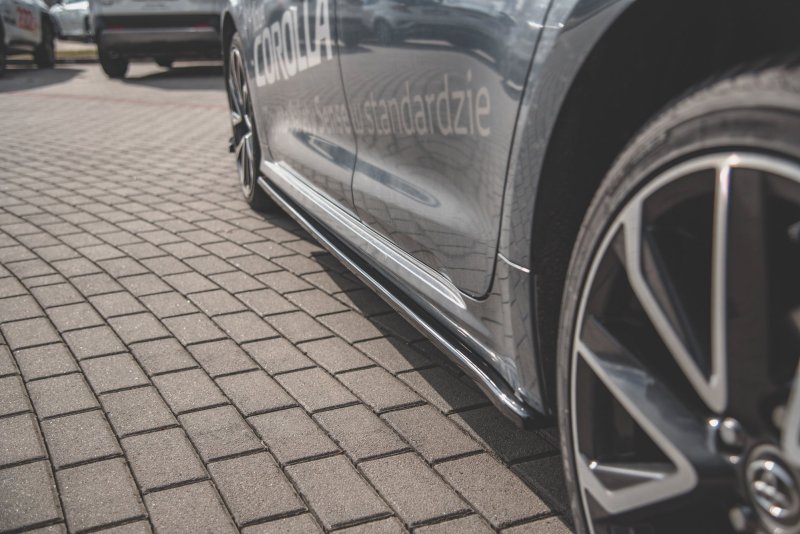 Maxton Seitenschweller Ansatz für Toyota Corolla XII Limousine schwarz Hochglanz TO-CO-12-S-SD1-G