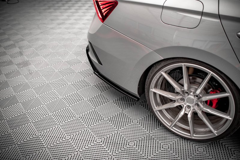 Maxton Heck Ansatz Flaps Diffusor V.4 für Skoda Octavia RS Mk4 schwarz Hochglanz SK-OC-4-RS-RSD3-G