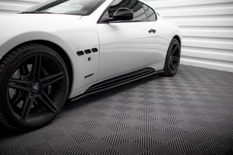 Maxton Seitenschweller Ansatz Maserati Granturismo S Mk1 schwarz Hochglanz MS-GT-1-S-SD1-G