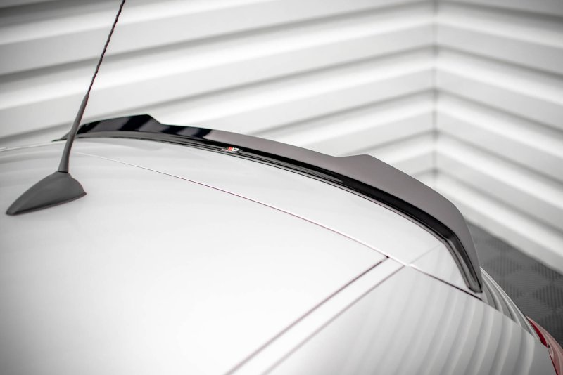Maxton Spoiler CAP Abrisskante V.2 BMW 1er E81 Facelift schwarz Hochglanz BM-1-81F-CAP2-G