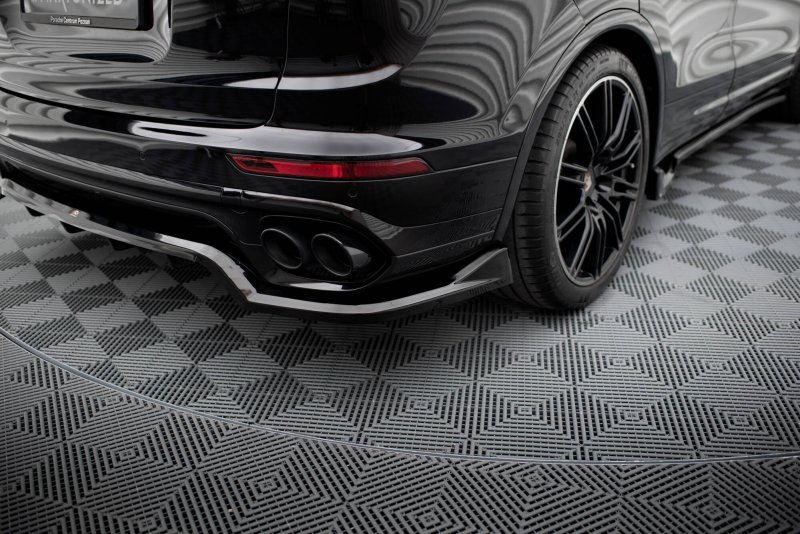 Maxton Mittlerer Cup Diffusor Heck Ansatz Porsche Cayenne Mk2 Facelift schwarz Hochglanz PO-CAY-2F-RD1G+RD2-G