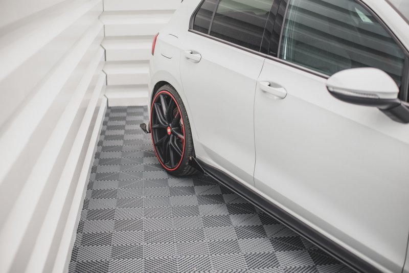 Maxton Racing Seitenschweller Ansatz + Flaps Volkswagen Golf 8 GTI / GTI Clubsport schwarz Hochglanz VWGO8GTICNC-SD1B+SRF1-G