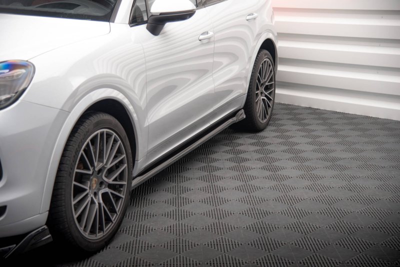 Maxton Seitenschweller Ansatz Porsche Cayenne Coupe Mk3 schwarz Hochglanz PO-CAY-3-C-SD1-G