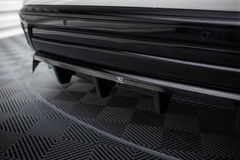 Maxton Mittlerer Cup Diffusor Heck Ansatz Rolls Royce Cullinan schwarz Hochglanz RR-CU-1-RD1G+RD2-G