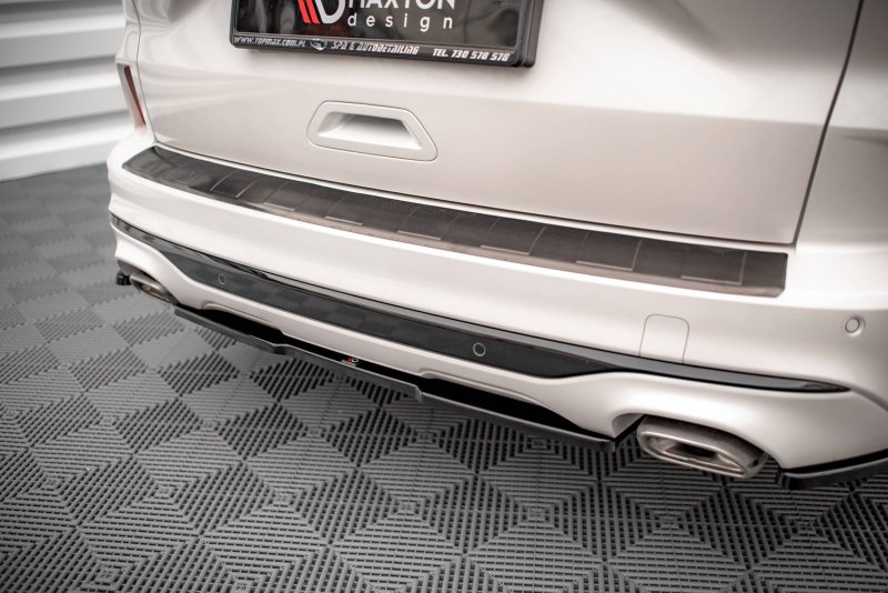 Maxton Mittlerer Diffusor Heck Ansatz für Ford Kuga ST-Line Mk3 schwarz Hochglanz FO-KU-3-STLINE-RD1-G