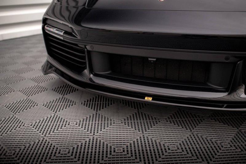 Maxton Front Ansatz für Porsche 911 Turbo S 992 schwarz Hochglanz PO-911-992-TURBO-S-FD1-G