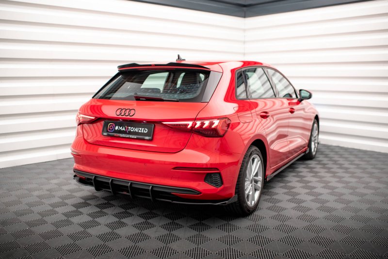 Maxton Hintere Seiten Flaps für Audi A3 Sportback 8Y schwarz Hochglanz AUA38YCNC-RSF1-G