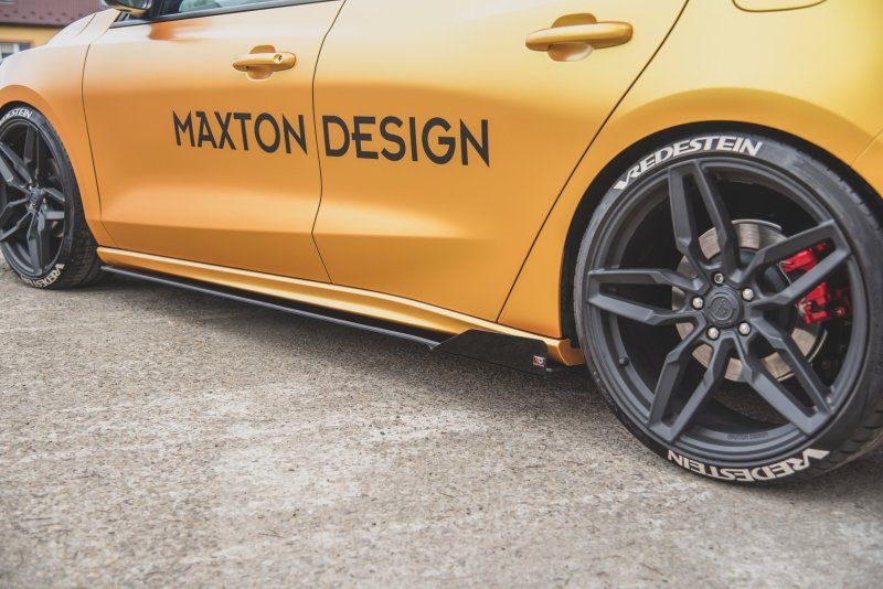 Maxton Racing Seitenschweller Ansatz + Flaps Ford Focus ST / ST-Line Mk4 schwarz Hochglanz FOFO4STCNC-SD1BRB+SRF1-G