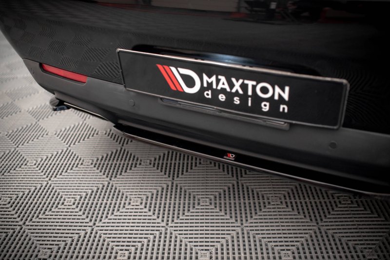 Maxton Mittlerer Diffusor Heck Ansatz für Dodge Challenger RT Mk3 Facelift schwarz Hochglanz DO-CHL-3-RT-RD1-G