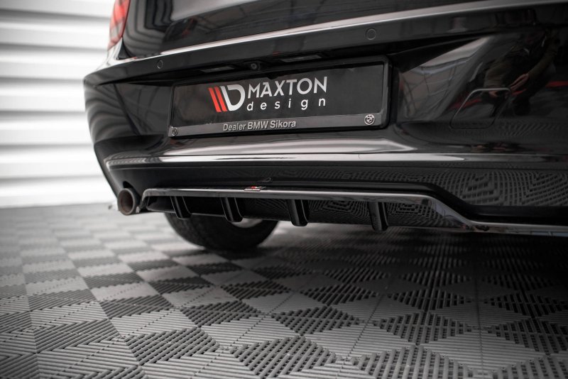 Maxton Mittlerer Diffusor Heck Ansatz DTM Look für BMW 1er F20 schwarz Hochglanz BM-1-F20-RSD1G+RD1-G