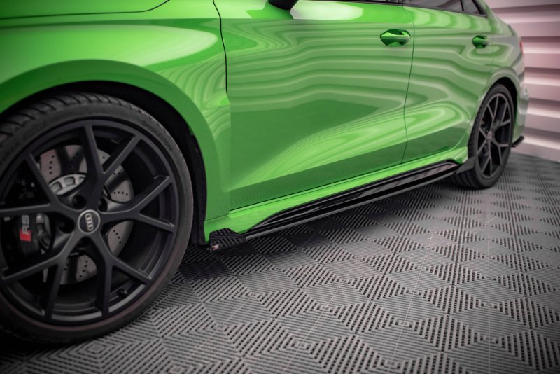 Maxton Side Flaps Audi RS3 Limousine 8Y schwarz Hochglanz AURS38YSCNC-SF1-G
