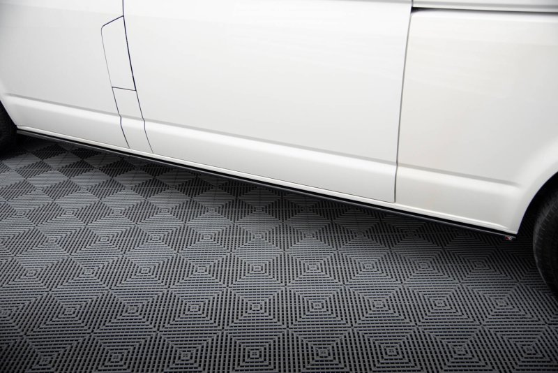 Maxton Seitenschweller Ansatz VW T6 Long Facelift schwarz Hochglanz VW-T6F-LONG-SD1A+B-G