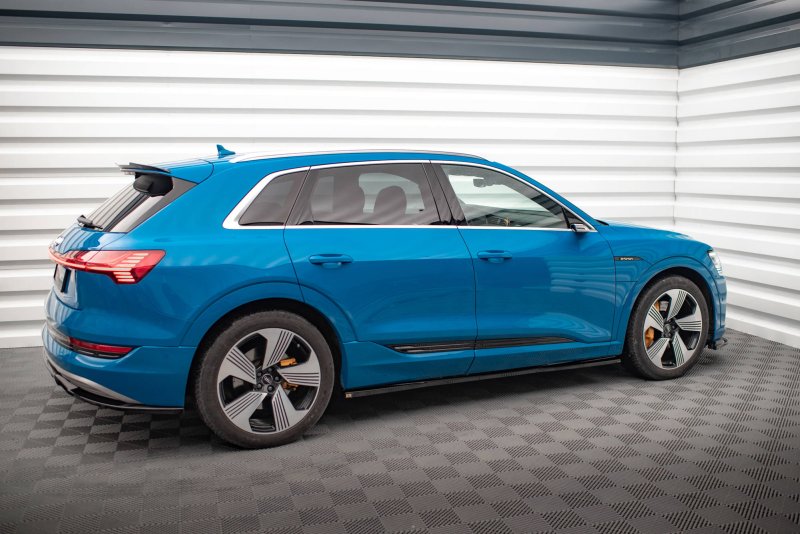 Maxton Seitenschweller Ansatz für Audi e-tron schwarz Hochglanz AU-ETRON-1-SD1-G