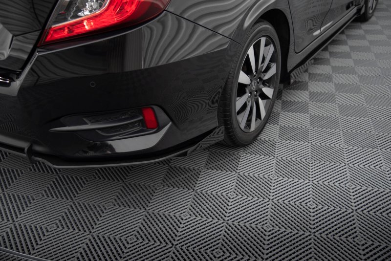 Maxton Hintere Seiten Flaps Honda Civic Mk10 schwarz Hochglanz HOCI10CNC-RSF1-G