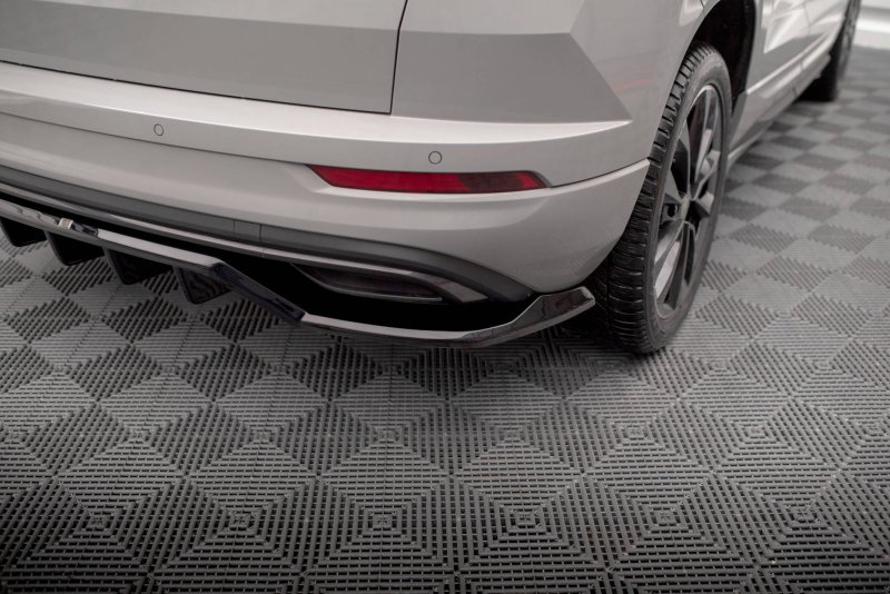 Maxton Mittlerer Diffusor Heck Ansatz DTM Look für Skoda Karoq Sportline Mk1 Facelift schwarz Hochglanz SK-KA-1F-SL-RD1G+RD2-G