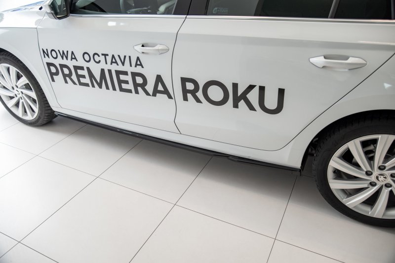 Maxton Seitenschweller Ansatz für V.2 für Skoda Octavia Mk4  schwarz Hochglanz SK-OC-4-SD2-G