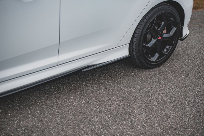 Maxton Seitenschweller Ansatz für V.2 für Ford Focus ST Mk3 schwarz Hochglanz FO-FO-3/3F-ST-SD2-G