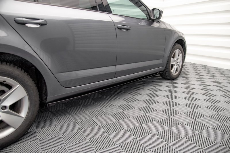 Maxton Seitenschweller Ansatz für Skoda Octavia Mk3 Facelift schwarz Hochglanz SK-OC-3F-SD1-G