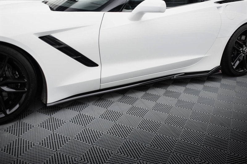 Maxton Seitenschweller Ansatz V.2 Chevrolet Corvette Stingray C7 schwarz Hochglanz CH-CO-C7-SD2-G