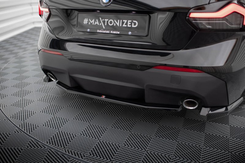 Maxton Mittlerer Cup Diffusor Heck Ansatz BMW 2 Coupe G42 schwarz Hochglanz BM-2-G42-RD1-G