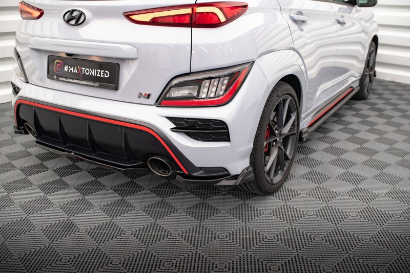 Maxton Heck Ansatz Flaps Diffusor V.2 für Hyundai Kona Mk1 schwarz Hochglanz HY-KO-1-N-RSD2-G