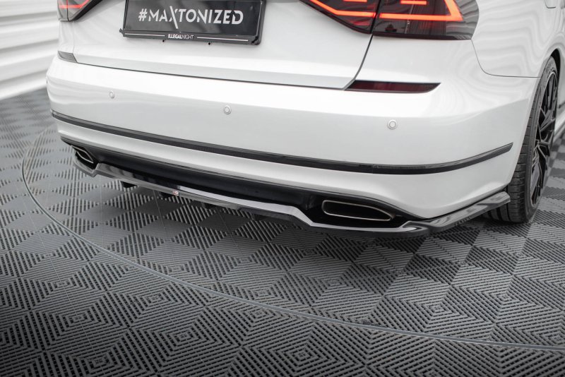 Maxton Mittlerer Cup Diffusor Heck Ansatz VW Passat GT B8 Facelift USA schwarz Hochglanz VW-PA-B7-GT-RD1G+RD2-G