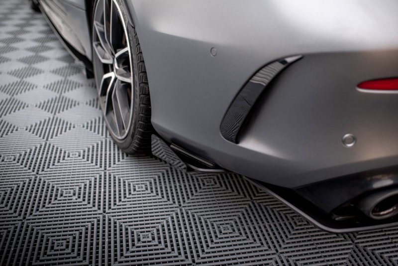 Maxton Hintere Seiten Flaps Mercedes-AMG C43 Coupe / Cabrio C205 Facelift / A205 Facelift schwarz Hochglanz MEC205F43CCNC-RSF1-G
