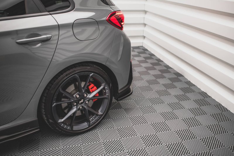 Maxton Heck Ansatz Flaps Diffusor V.2 für Hyundai I30 N Hatchback Mk3 Facelift schwarz Hochglanz HY-I30-3F-N-RSD2-G