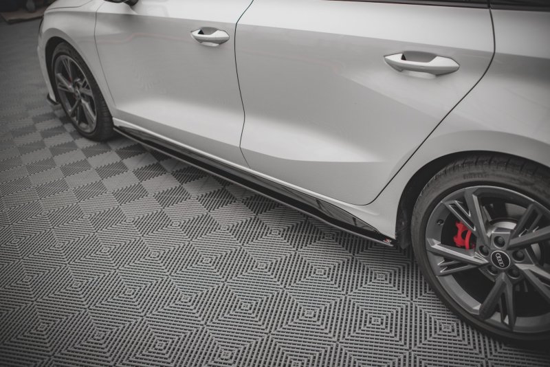Maxton Street Pro Seitenschweller Ansatz für Audi S3 / A3 S-Line 8Y AUA38YSLINECNC-SD1BRB
