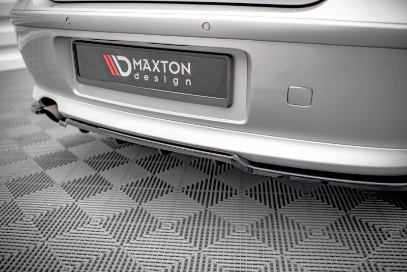 Maxton Mittlerer Cup Diffusor Heck Ansatz BMW 1er E81 Facelift schwarz Hochglanz BM-1-81F-RSD1G+RD1-G