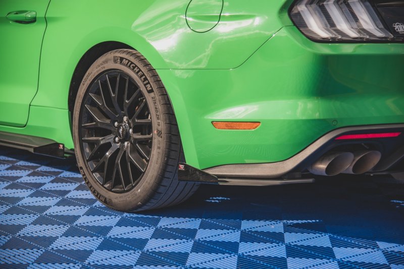 Maxton Street Pro Heck Ansatz Flaps Diffusor V.1 +Flaps für Ford Mustang GT Mk6 Facelift schwarz Hochglanz FOMU6FGTCNC-RSD1BRB+RSF1-G