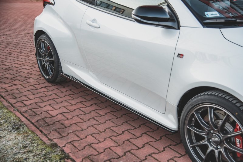Maxton Seitenschweller Ansatz für V.1 für Toyota GR Yaris Mk4 schwarz Hochglanz TO-YA-4-GR4-SD1-G