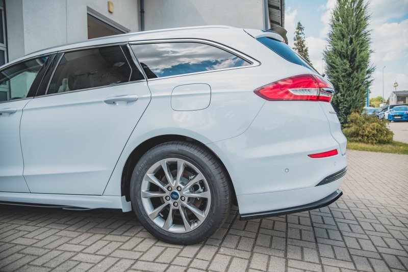 Maxton Mittlerer Diffusor Heck Ansatz für Ford Mondeo Kombi Platinium Mk5 Facelift schwarz Hochglanz FO-MO-5F-TI-ES-RD1-G