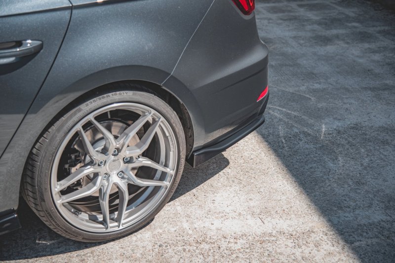 Maxton Heck Ansatz Flaps Diffusor V.3 für Seat Leon Cupra Mk3 FL Sportstourer schwarz Hochglanz SE-LE-3F-CU-ST-RSD3-G