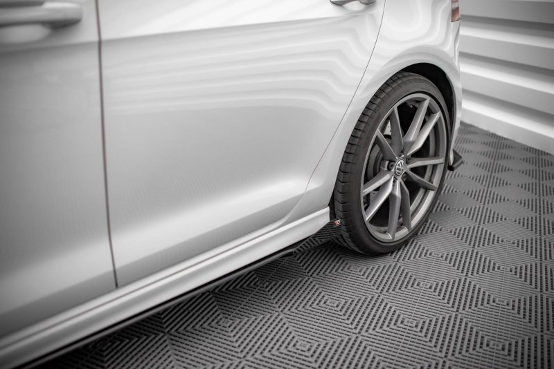 Maxton Side Flaps Volkswagen Golf R Mk7 schwarz Hochglanz VWGO7RCNC-SF1-G