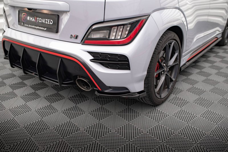 Maxton Heck Ansatz Flaps Diffusor V.1 für Hyundai Kona Mk1 schwarz Hochglanz HY-KO-1-N-RSD1-G
