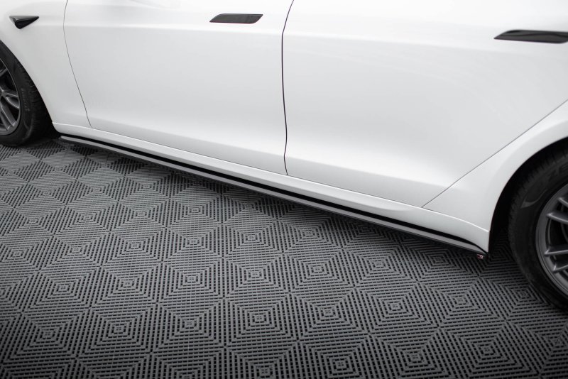 Maxton Seitenschweller Ansatz V.2 Tesla Model S Plaid Mk1 Facelift schwarz Hochglanz TE-MODELS-1F2-PL-SD2-G