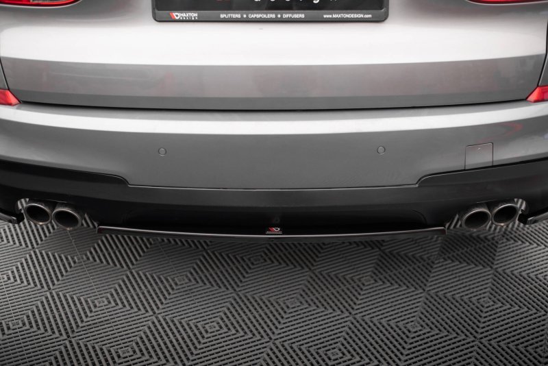 Maxton Mittlerer Cup Diffusor Heck Ansatz BMW 5er GT M-Paket F07 schwarz Hochglanz BM-5-GT-07-MPACK-RD1-G