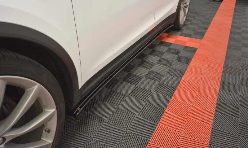 Preview: Maxton Seitenschweller Ansatz für V.1 für TESLA MODEL X schwarz Hochglanz TE-MODELX-SD1-G