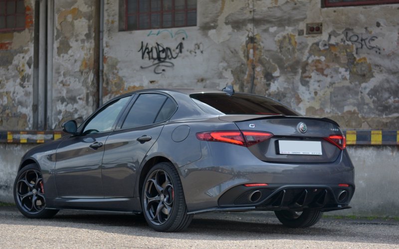 Maxton Heck Ansatz Flaps Diffusor für ALFA ROMEO GIULIA VELOCE  schwarz Hochglanz AL-GI-1-VEL-RSD1-G
