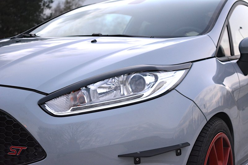 Maxton Scheinwerfer Blenden Böser Blick V.1 für Ford Fiesta ST / ST-Line / Standard Mk7 FL schwarz Hochglanz FO-FI-7F-ST-L1-G