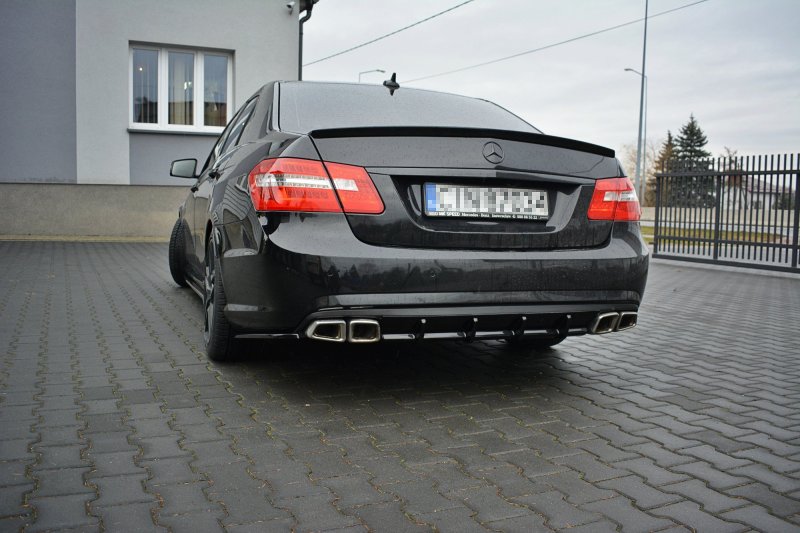 Maxton Diffusor Heck Ansatz für Mercedes E63 AMG W212  schwarz Hochglanz ME-E-212-AMG-RS1-G